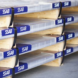 Varmvalsade stålplåtar och spolprodukter är Brahestadsfabrikens huvudprodukter.