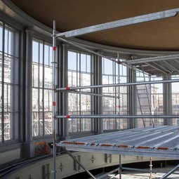 Totalrenoveringen av det nationellt och ekonomiskt värdefulla riksdagshuset avviker från vanliga saneringsprojekt. Foto: Hanne Salonen