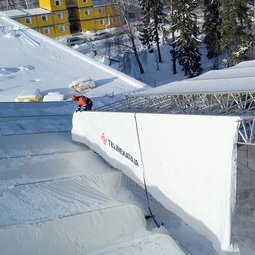 2020–2023 bygger Esbo sju nya skolor och förskolor. Den första som blir färdig är North Tapiola Community School, som har knappt 1000 elever.