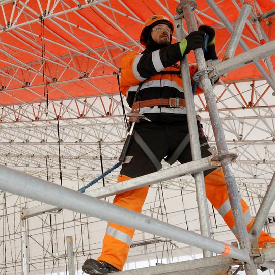 Väderskyddet kommer att resas och demonteras på Esbos skolplats samt välplanerade kvarter.